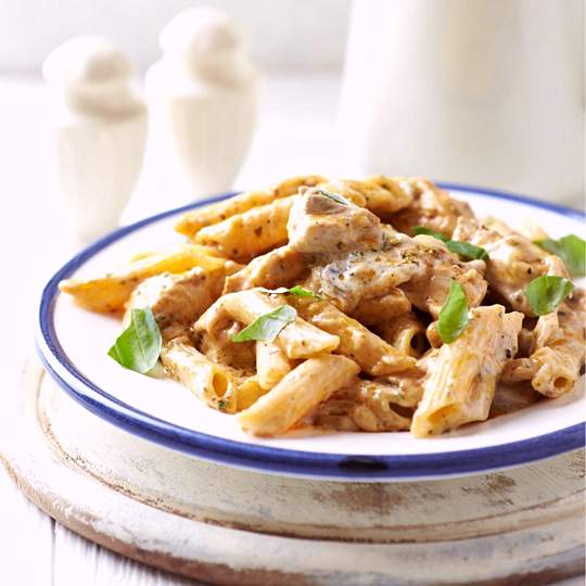 Anteprima ricetta Penne Pasta con Salsa di Formaggio e Carne di Pollo