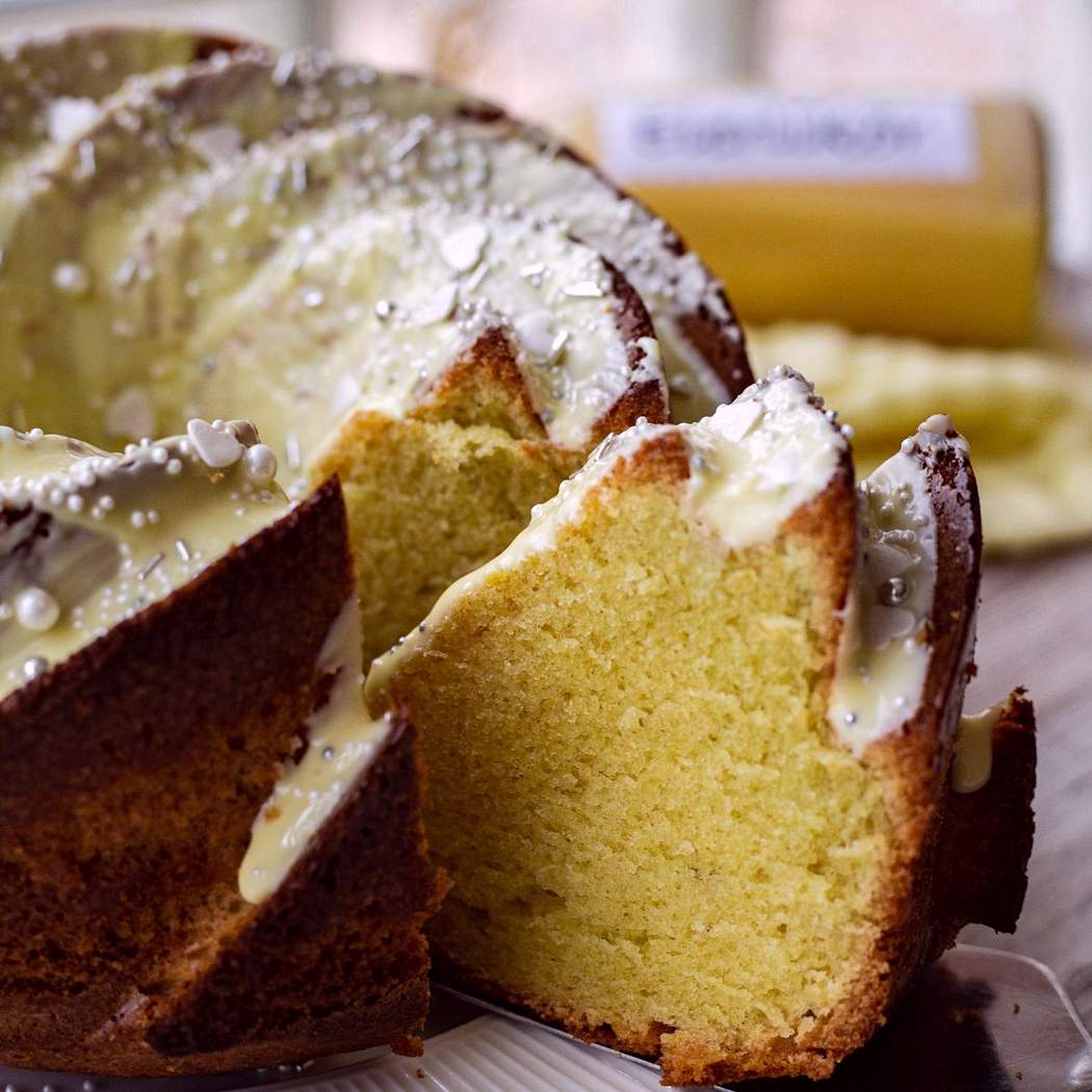 Tojáslikőrös bundt torta
