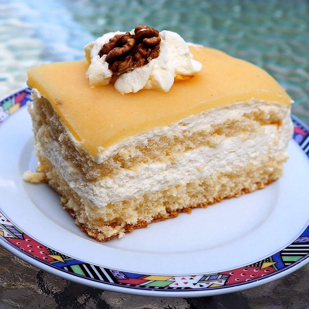 Delizioso pan di Spagna alle noci