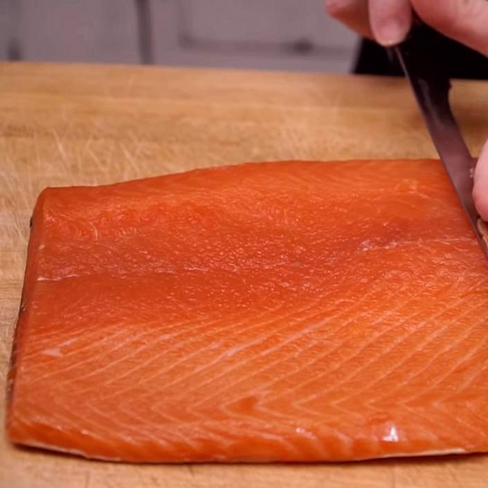 How to make smoked salmon?