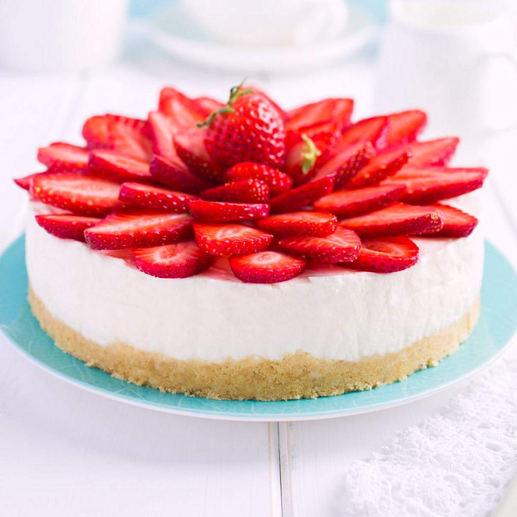 Sütés nélküli epres sajttorta