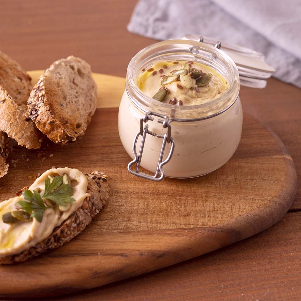 Pan di Spagna cremoso al formaggio con pancetta