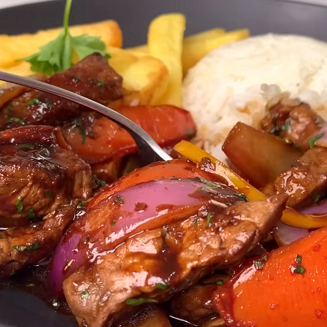 Lomo saltado