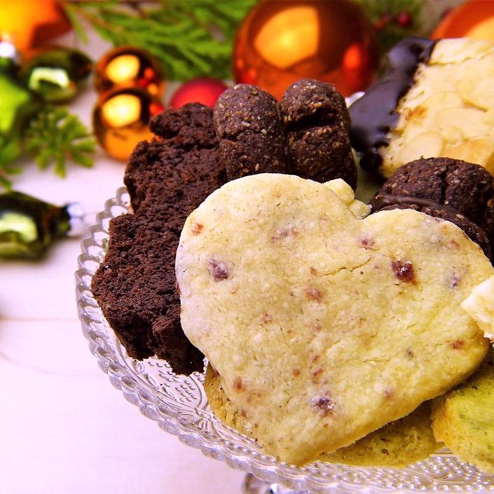 Weihnachtsplätzchen aus altem Brot