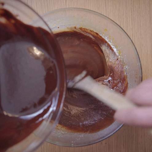 Torta al cioccolato con cuore morbido - procedimento 1