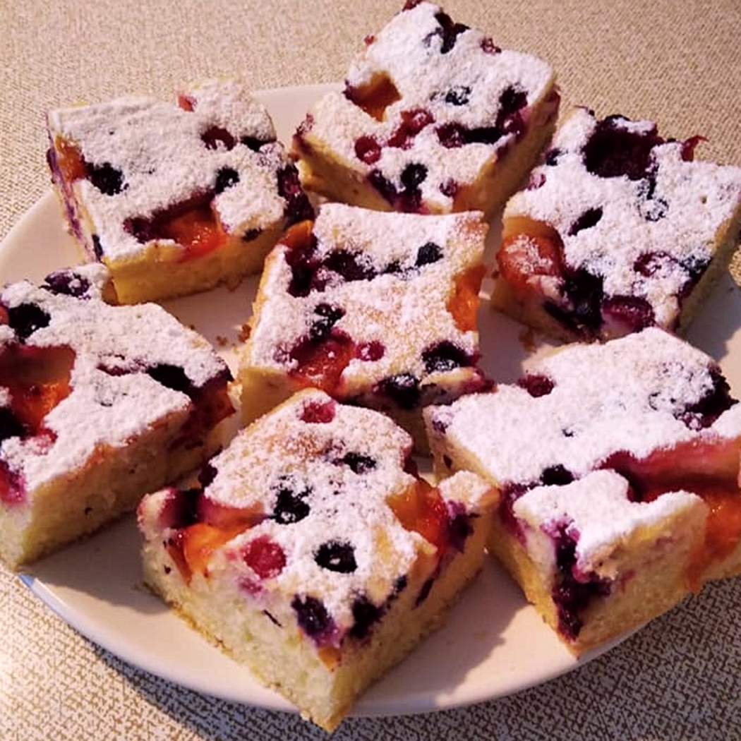 Torta di frutta succosa