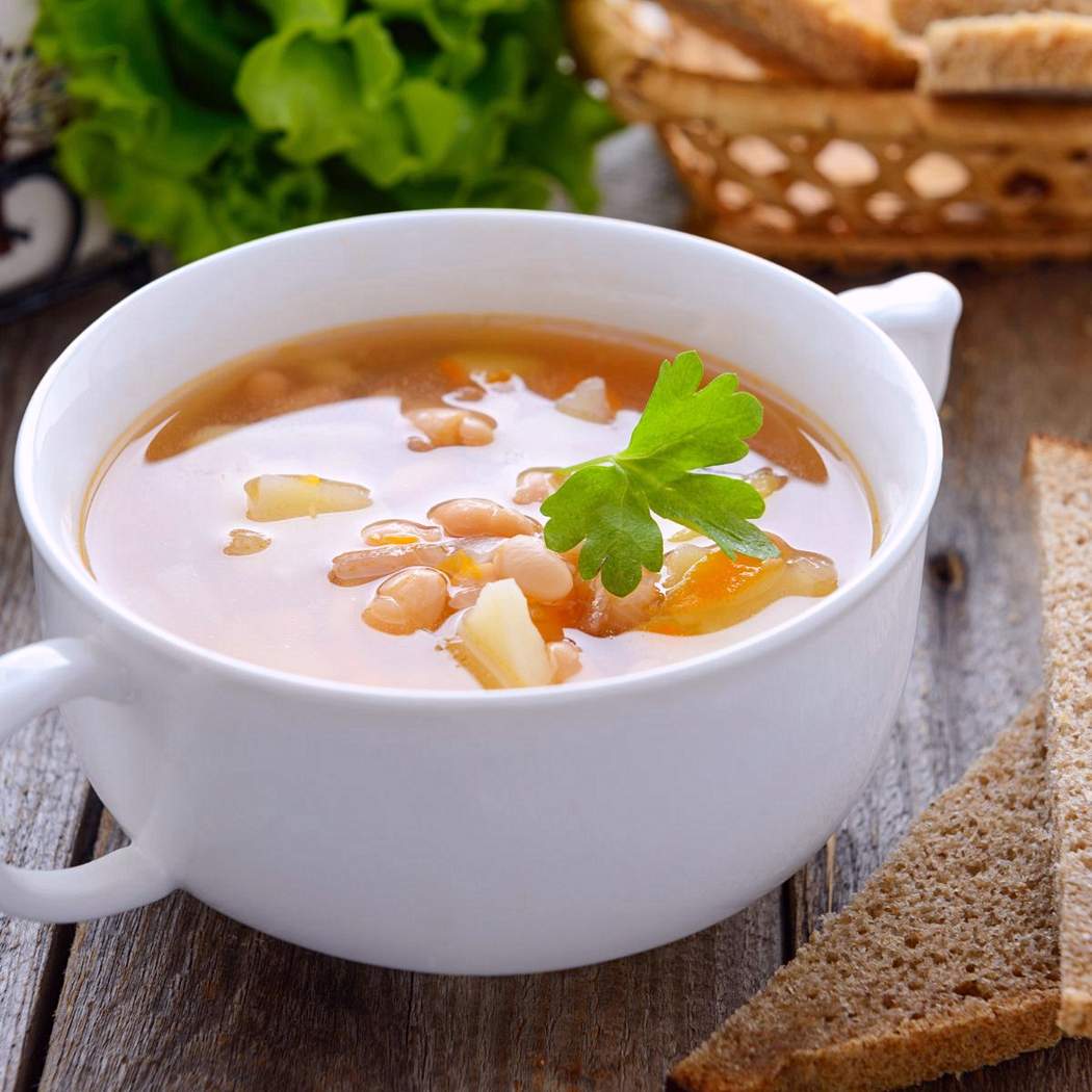 Zuppa di fagioli in scatola