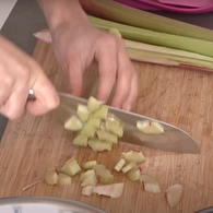 Rezeptbild Traditioneller Kuchen mit frischem Rhabarber 2/6