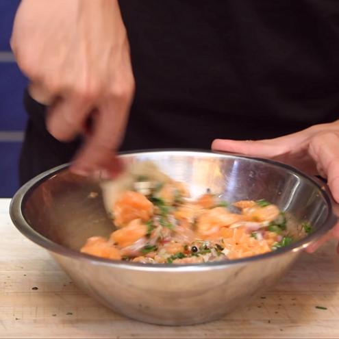 Tartare di salmone ricetta - procedimento 1