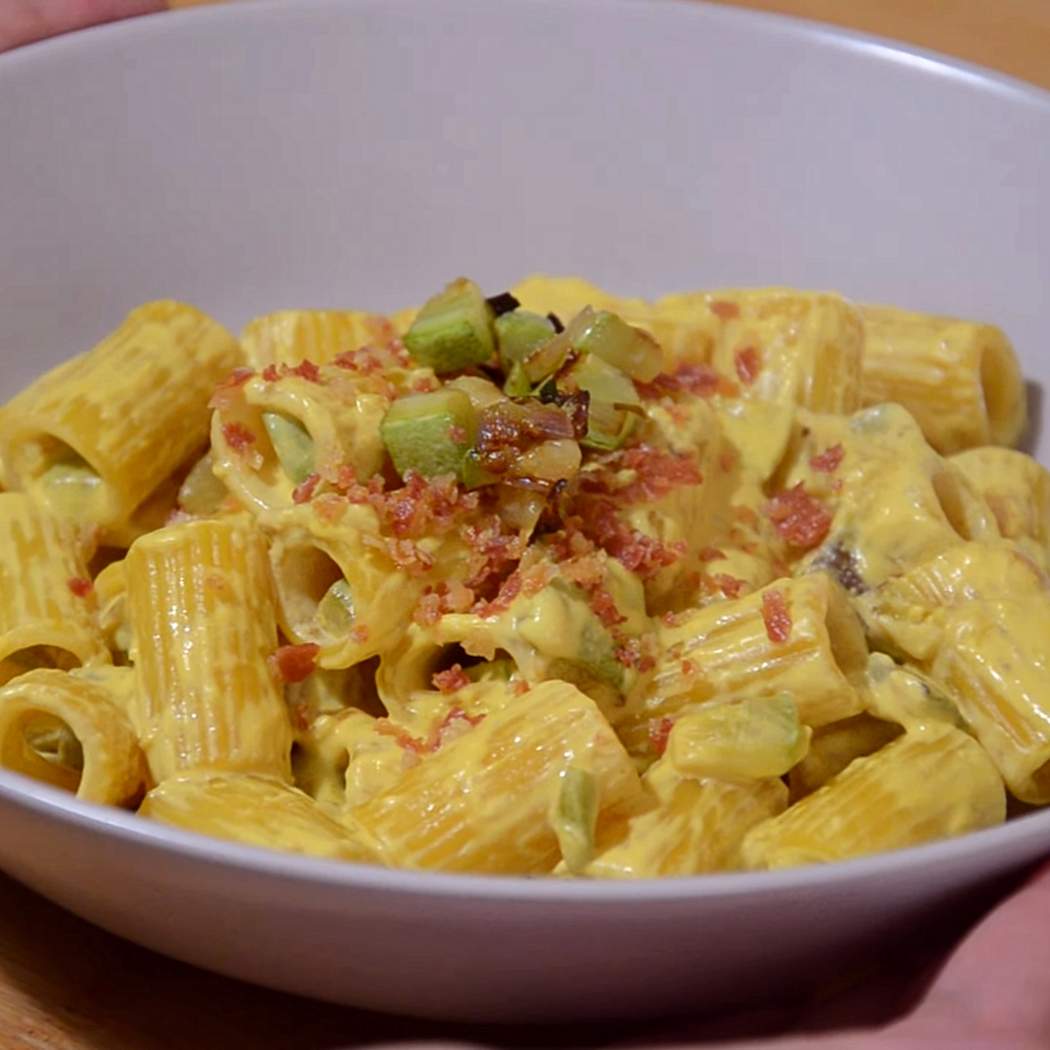 Pasta con zucchine e pancetta