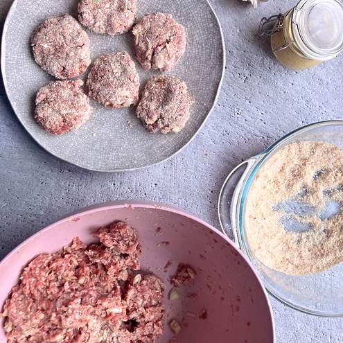 Hovězí mleté karbanátky s cibulovou marmeládou - krok přípravy 1