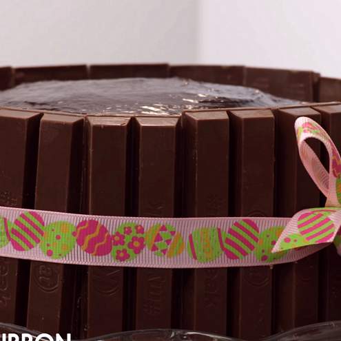Morbida torta al cioccolato con uova di pasqua - procedimento 1
