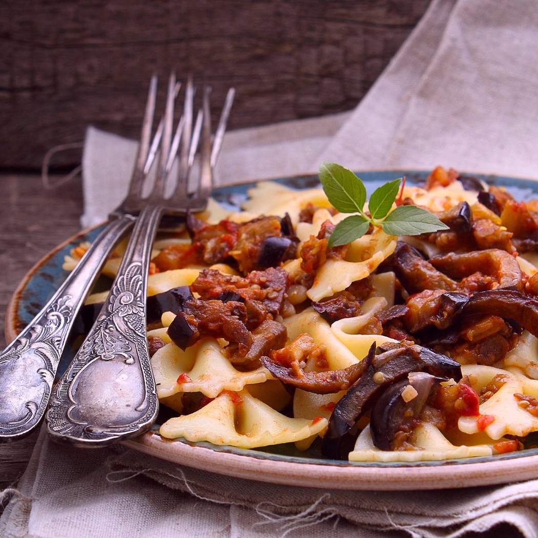 Pasta con melanzane e pomodori