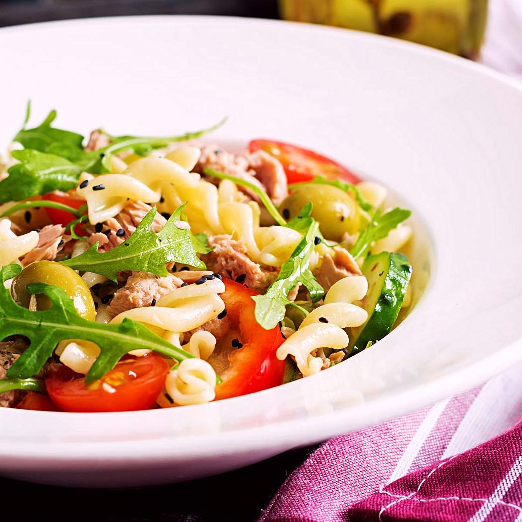 Sałatka makaronowa z tuńczykiem