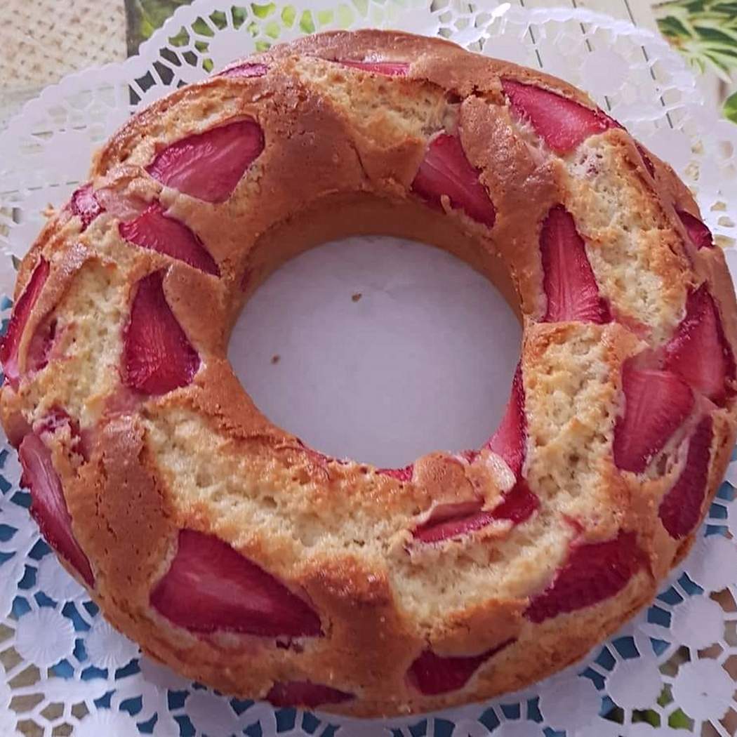 Ciambellone con Fragole