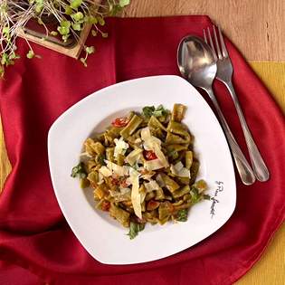 Recipe preview Italian pasta with tomatoes and olives