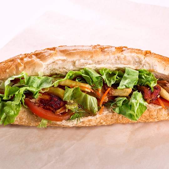 Anteprima ricetta Deliziosi hot dog vegetariani alla salsiccia fatti in casa