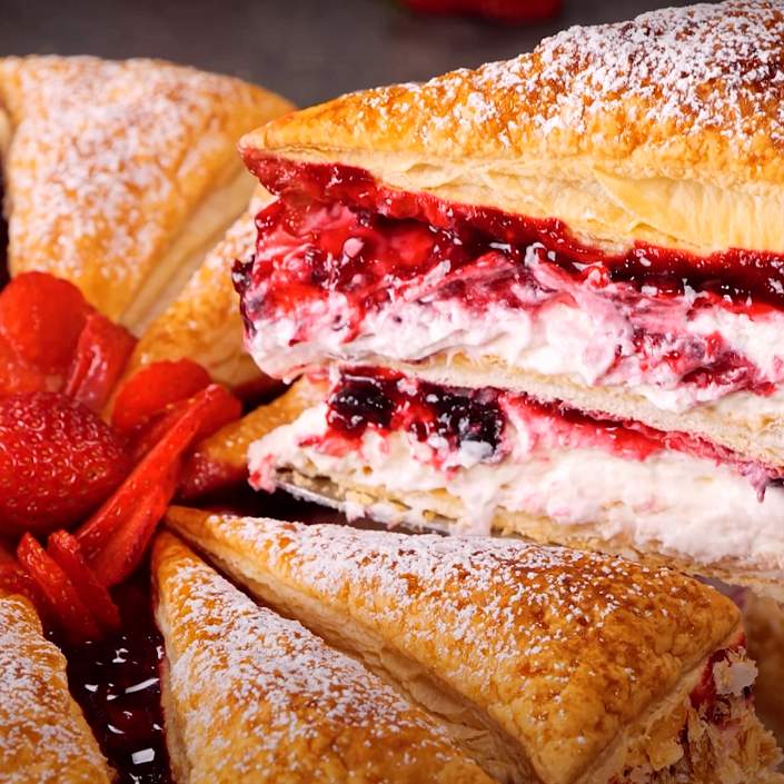 Tarta de hojaldre y fresas