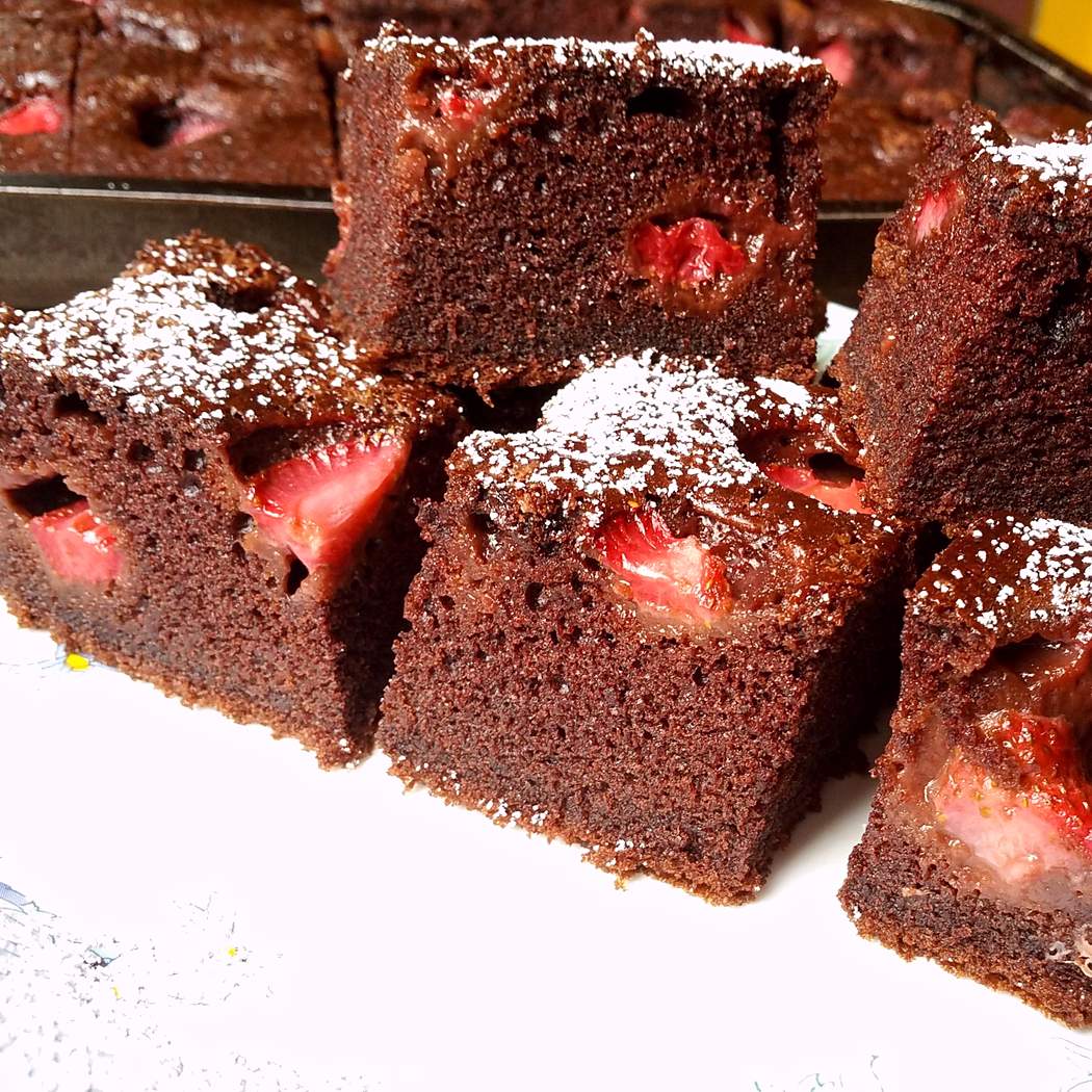 Torta ripiena di fragole