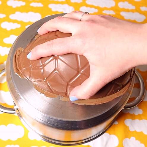 Ricetta uova di pasqua fondente - procedimento 1