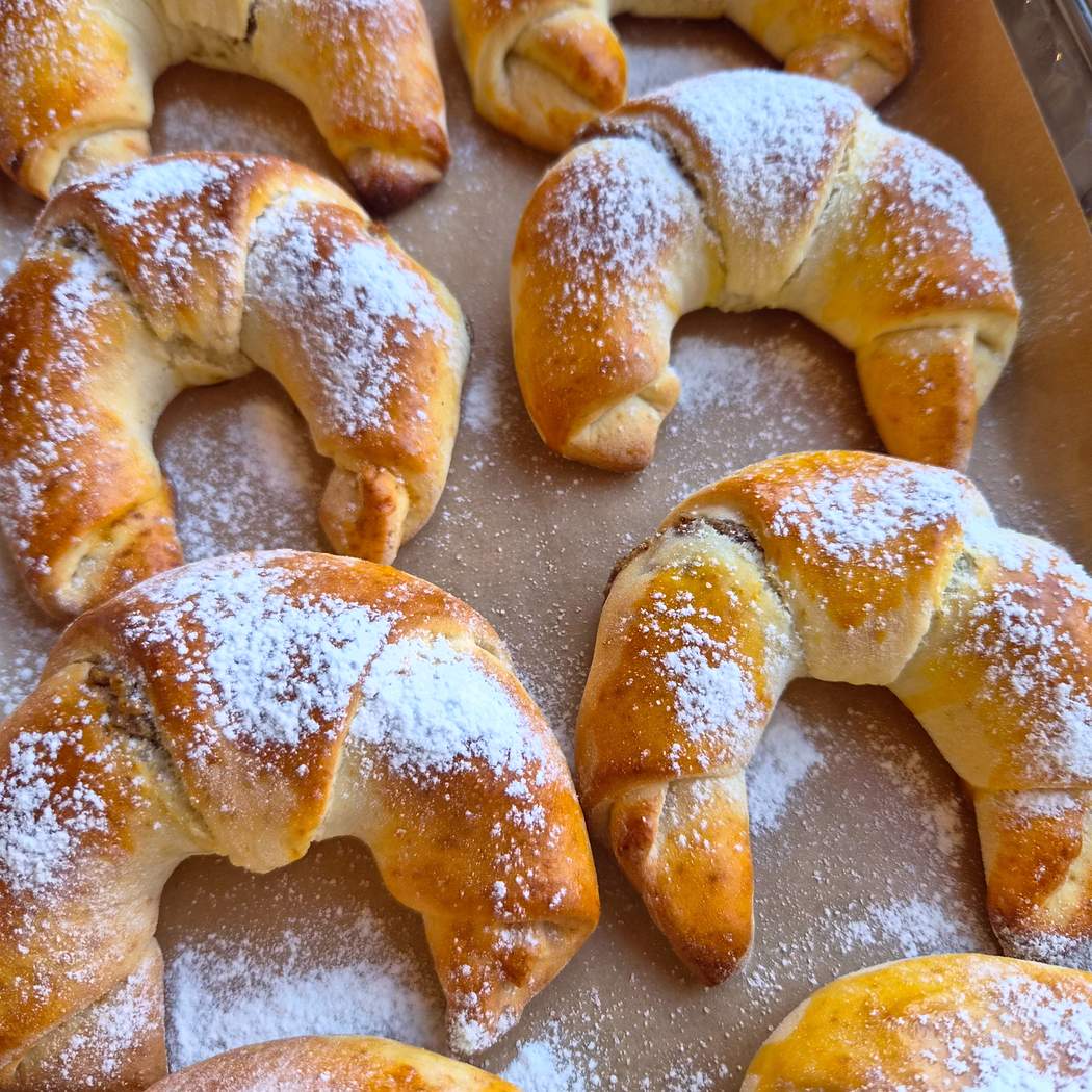 Orechové rožteky zo smotanového cesta
