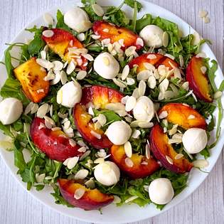 Previsualización de la receta Ensalada con melocotones a la parrilla