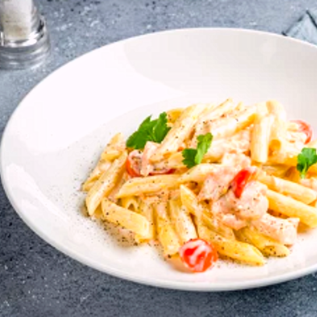 Pasta con salsa alla paprika