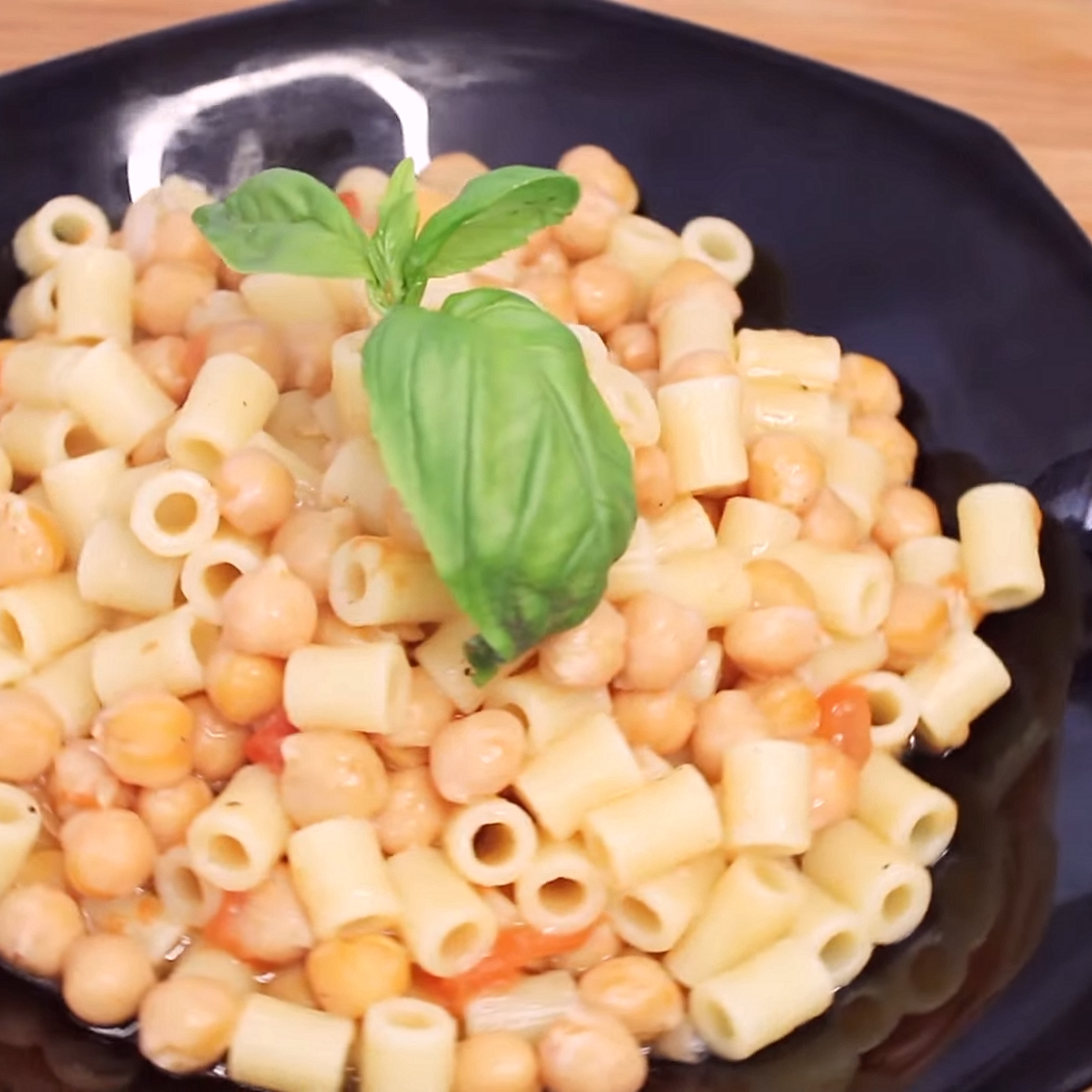 Pasta e ceci in scatola