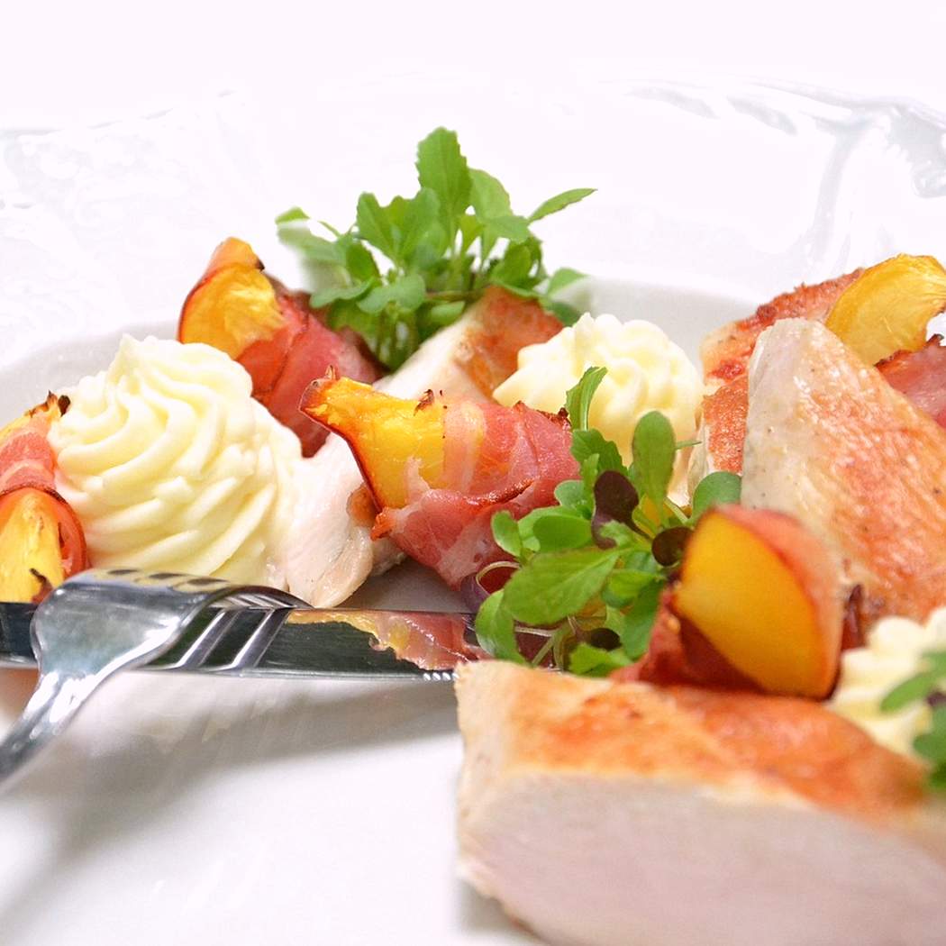 Petto di pollo con pesche