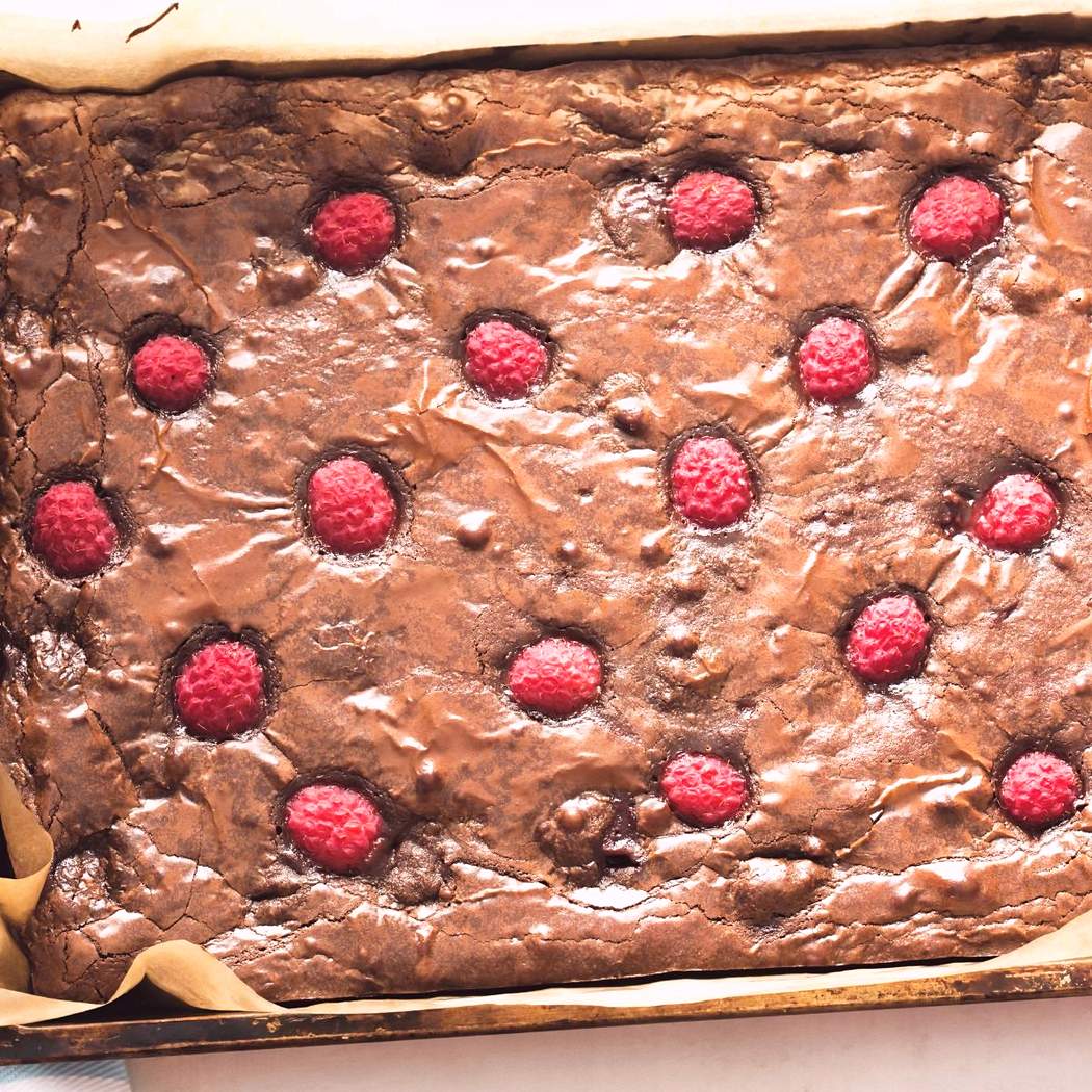 Fazolové brownies s malinami