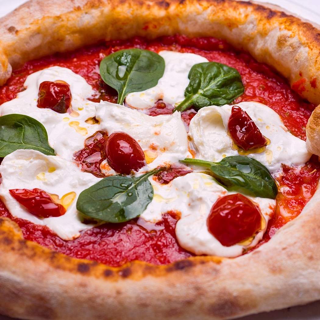 Pizzatészta recept élesztővel