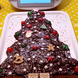 Recipe preview Homemade Christmas tree cake recipe