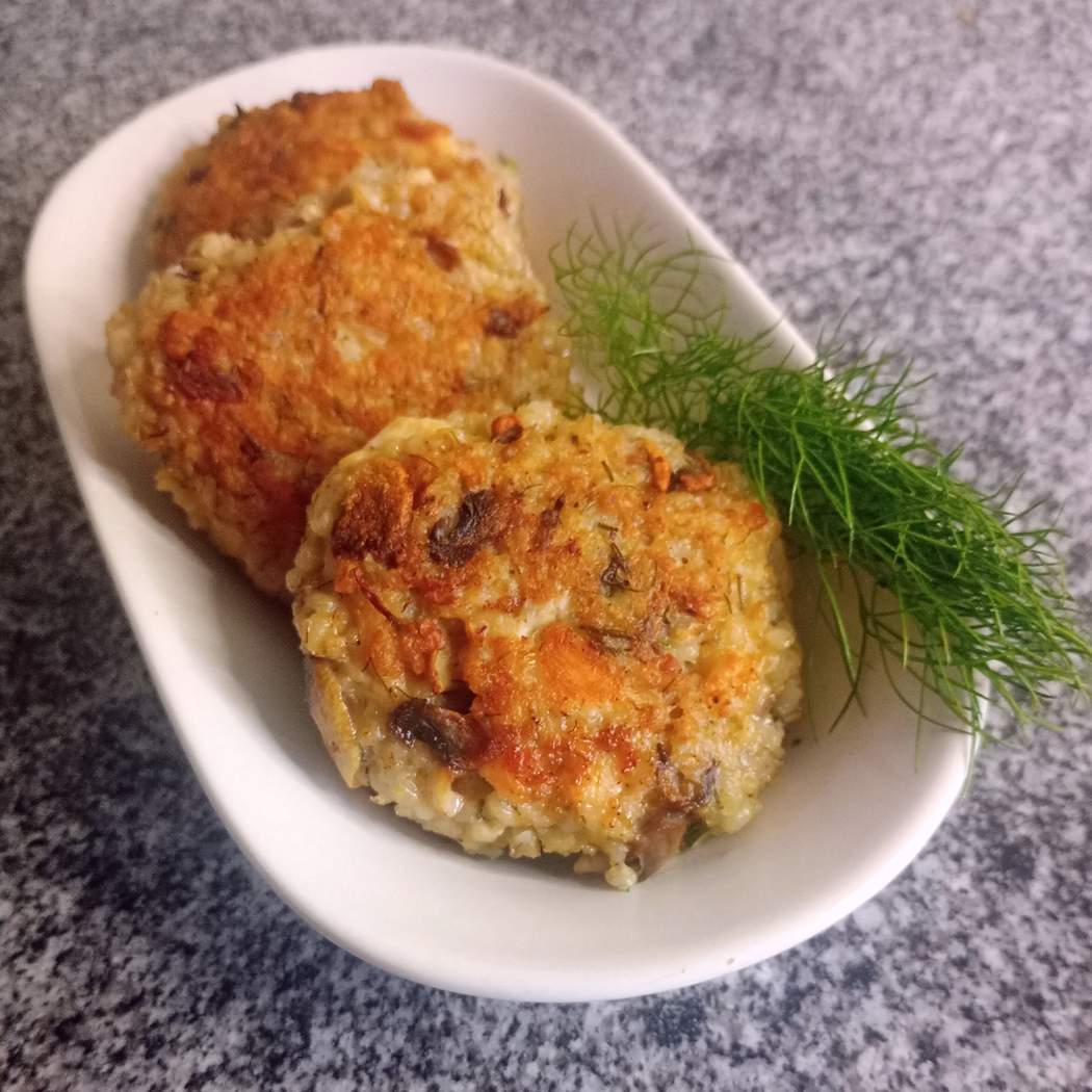 Kotlety z kaszy jęczmiennej, pieczarek i kurczaka