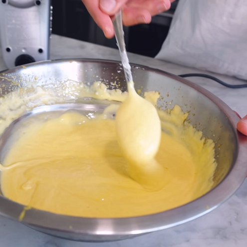 Semplice tiramisù alle fragole - procedimento 1