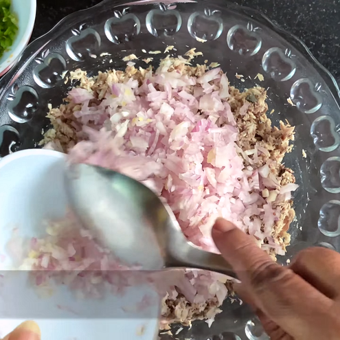 Insalata con filetti di sgombro - procedimento 1