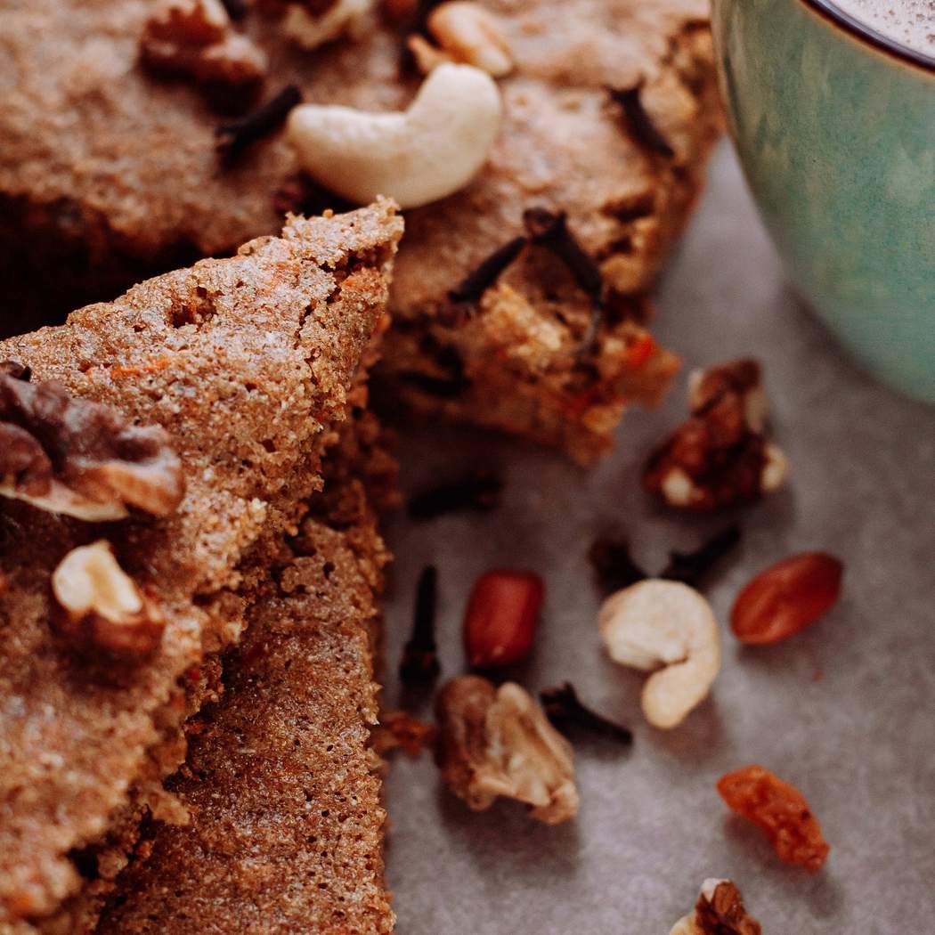 Ricetta per il Pan di Spagna alle carote con yogurt, senza zucchero e farina