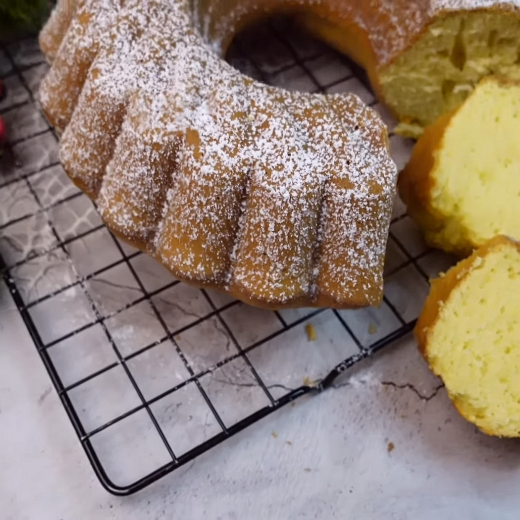 Ciambellone soffice e alto