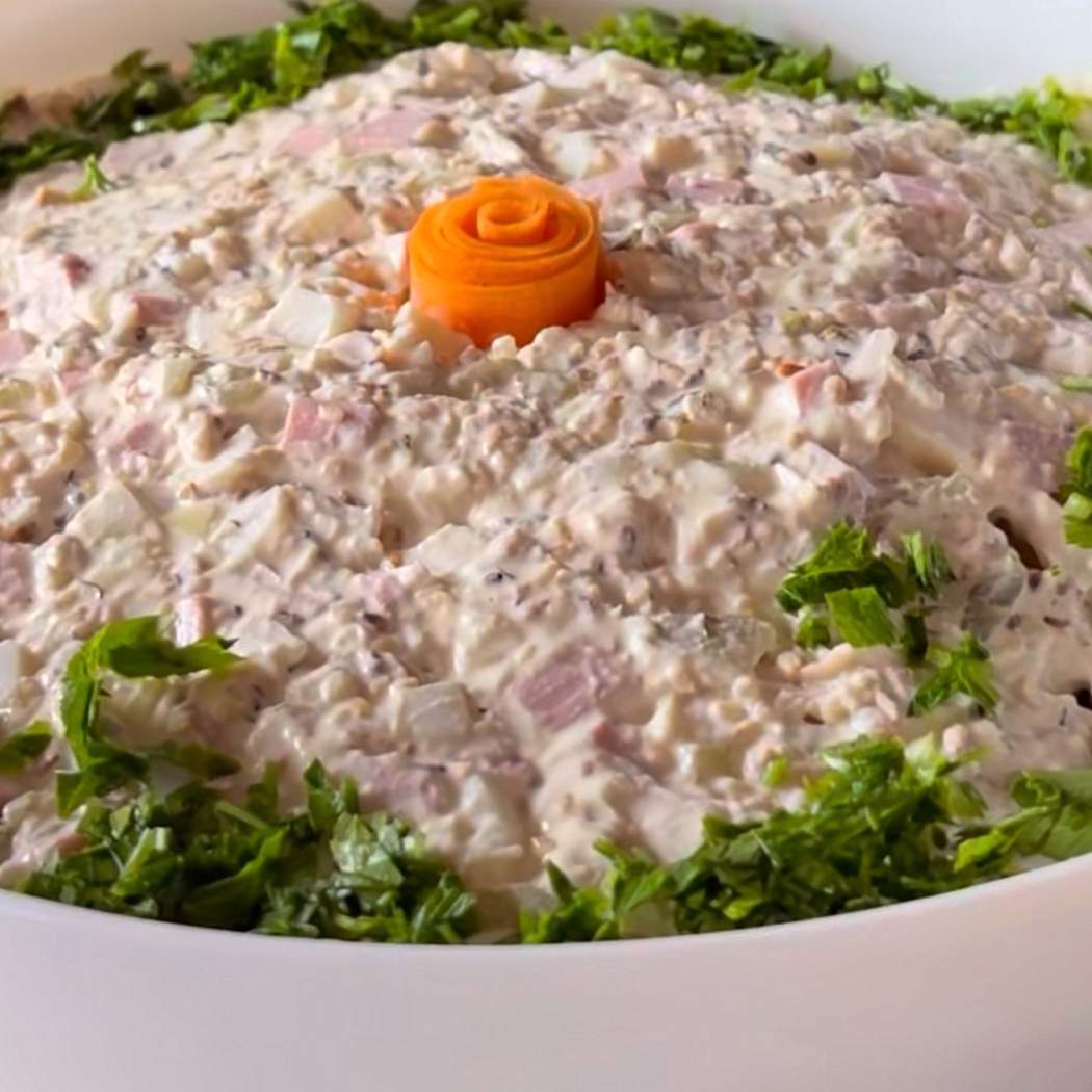 Kurací šaláts údenou šunkou