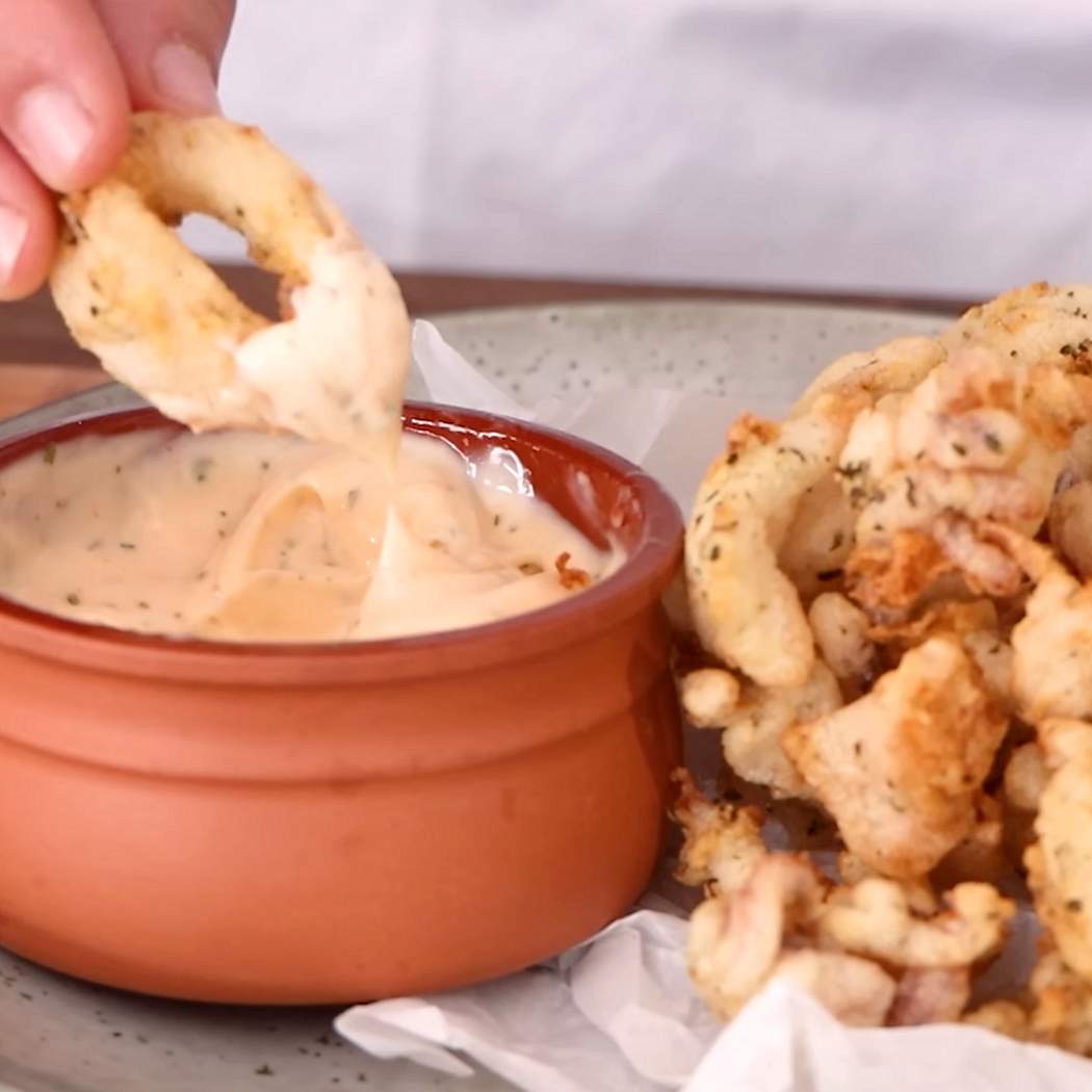 Anelli di calamari fritti ricetta