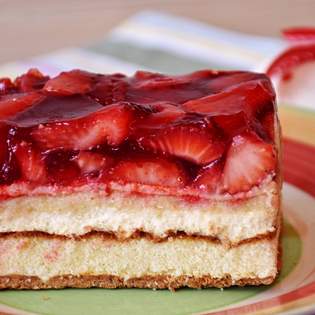 Recipe preview Delicious Fresh Strawberry Mousse Cake