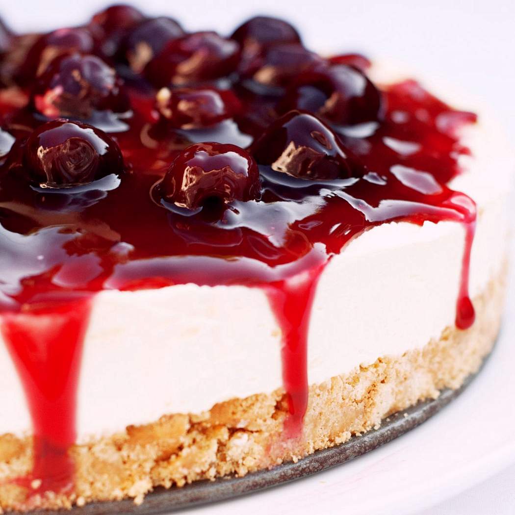 Torta con ciliegie e crema al mascarpone