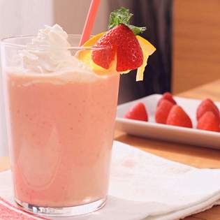 Recipe preview Easy strawberry smoothie with Greek yogurt recipe