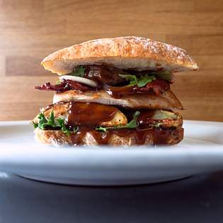 Recipe preview Grilled Chicken and Halloumi Burgers