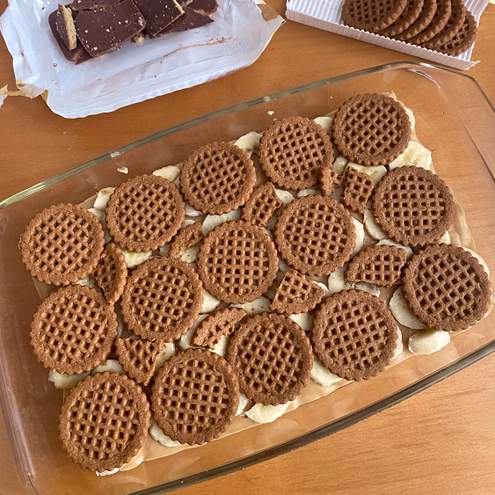Tort fără coacere cu caramel și ciocolată - pasul de preparare 1