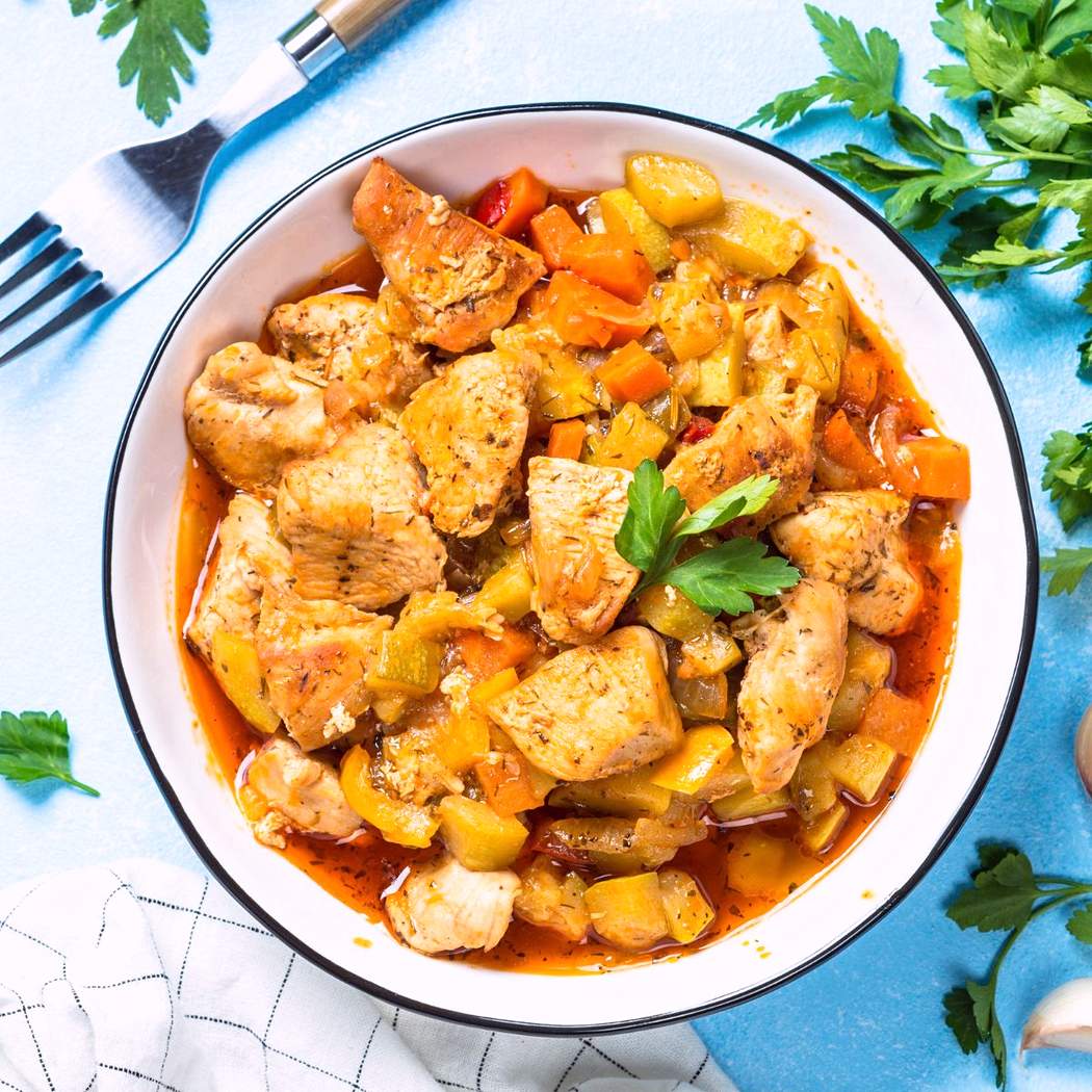 Pollo stufato con verdure