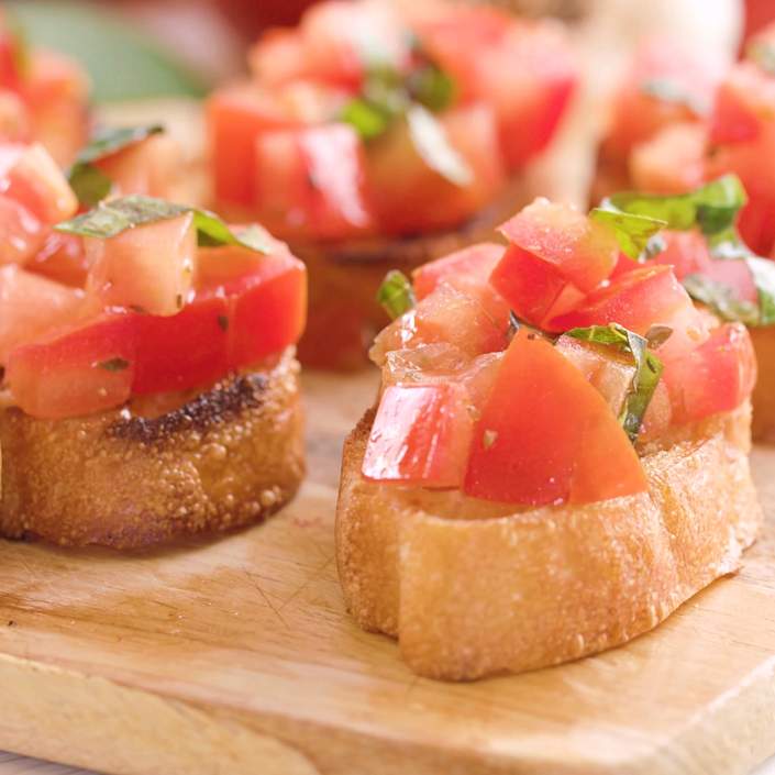 Bruschetta auténtica con tomates