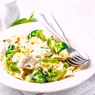 Previsualización de la receta Pasta cocida con pollo, brócoli y queso