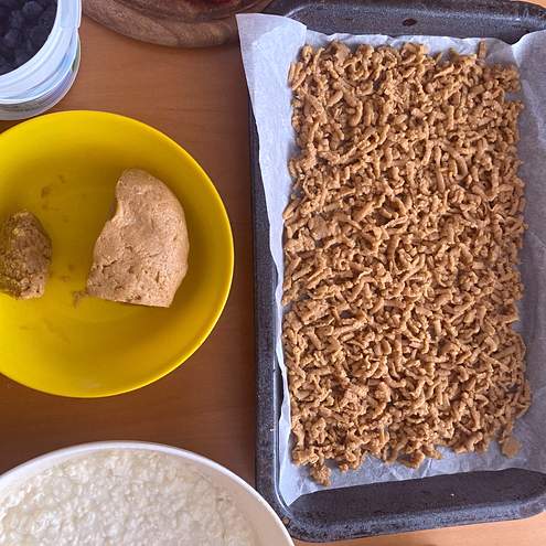 Torta allo stracchino grattugiata chiara - procedimento 1