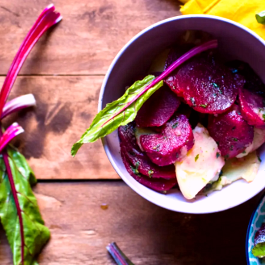 Anteprima ricetta Insalata di barbabietola con mela ricca di vitamine